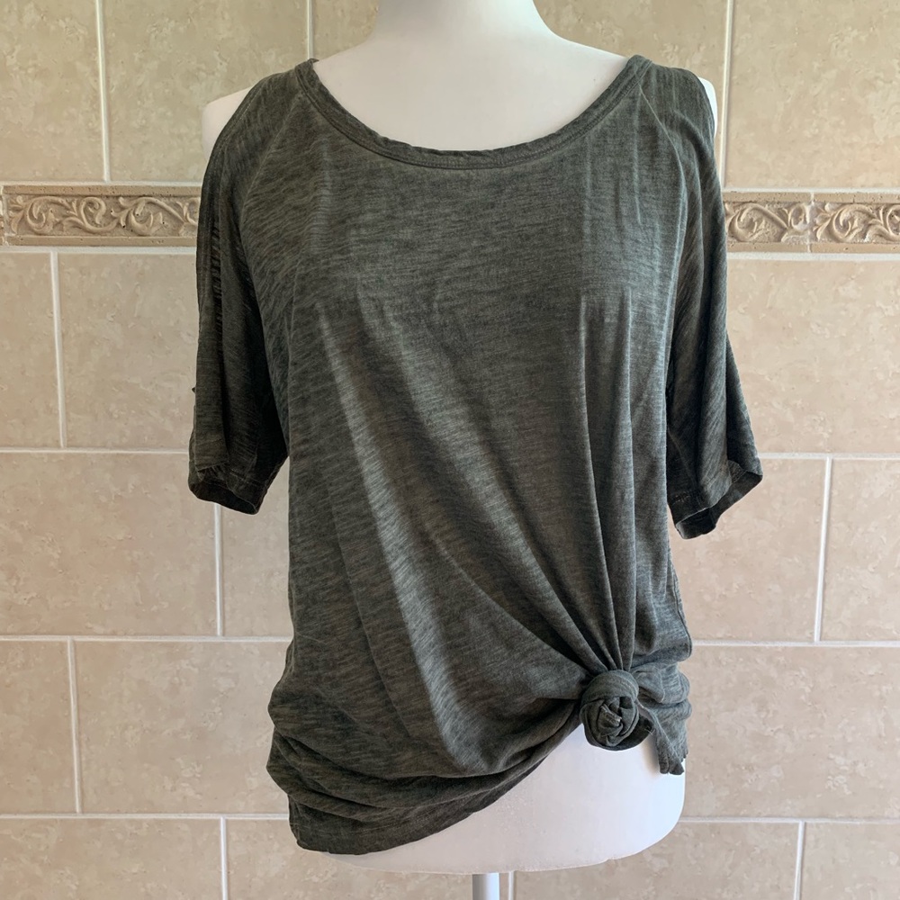 Sanctuary Gray Cold Shoulder Top